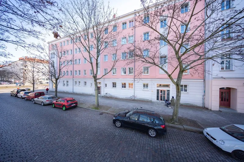 1 Zimmerwohnung ab sofort! — photo 1